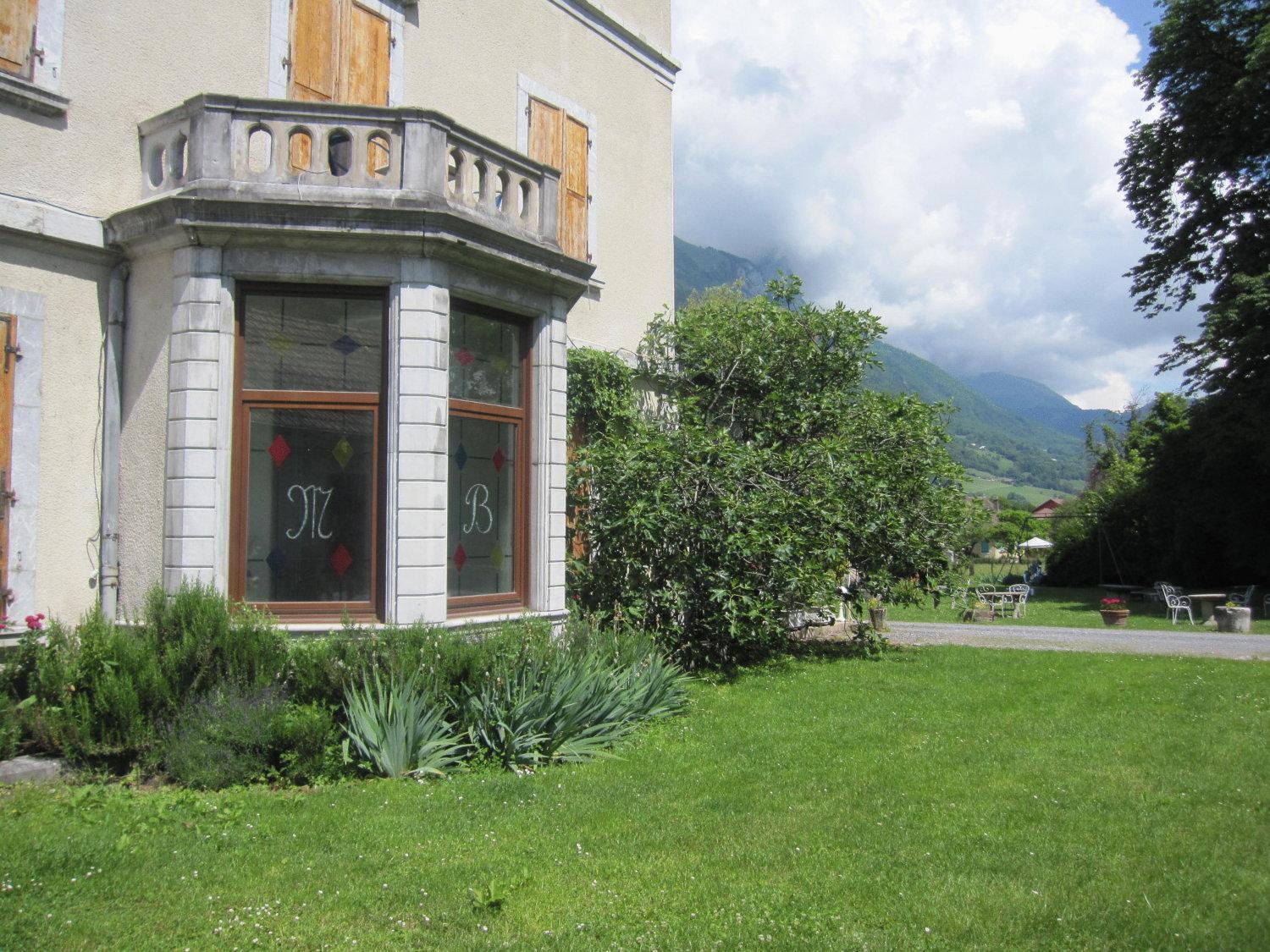 Hotel Du Parc - Manoir Du Baron Blanc Faverges Exterior photo