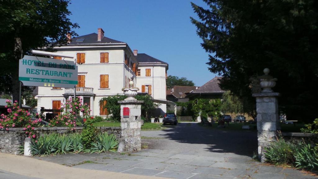 Hotel Du Parc - Manoir Du Baron Blanc Faverges Exterior photo